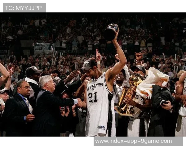 邓肯接班人闪耀赛场马刺锁定西决席位82连胜梦想成真