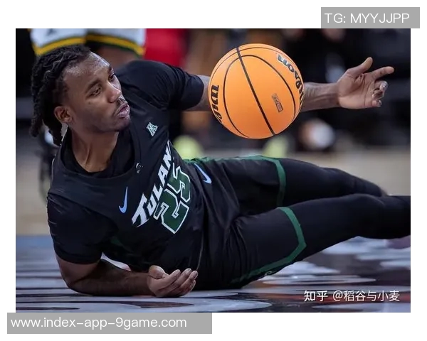 阿德尔曼谈琼斯防守KD的重要性强调双向合同球员的责任感
