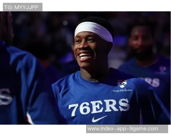 感恩节期间埃奇库姆社媒直播训练展现球员拼搏精神